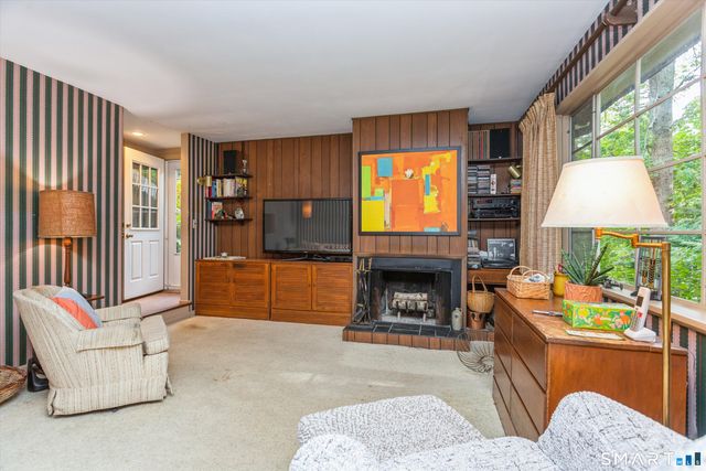 9 Huckleberry Drive South, Norwalk, CT 06850