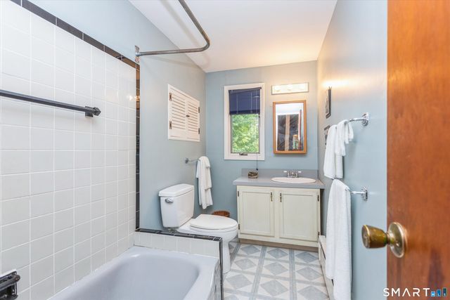 9 Huckleberry Drive South, Norwalk, CT 06850