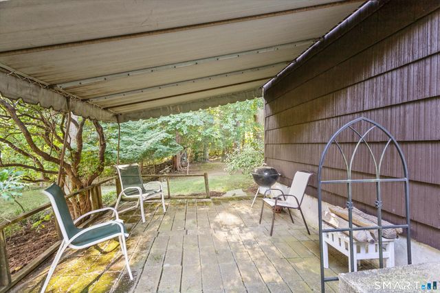 9 Huckleberry Drive South, Norwalk, CT 06850