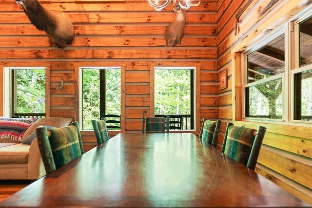 646 Right Fork Fixer Road, Zoe, KY 41397