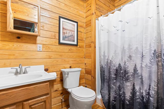 646 Right Fork Fixer Road, Zoe, KY 41397