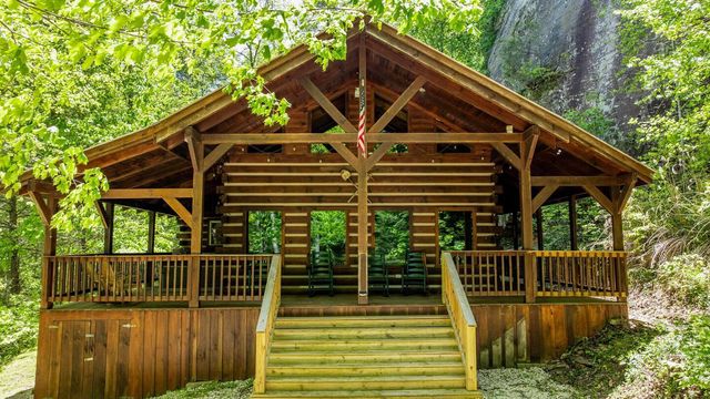 646 Right Fork Fixer Road, Zoe, KY 41397