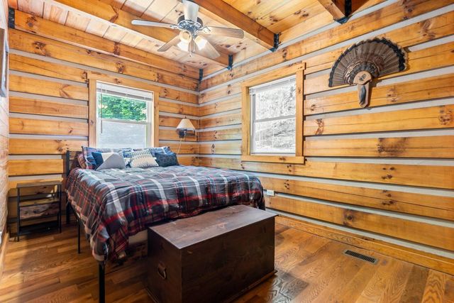 646 Right Fork Fixer Road, Zoe, KY 41397