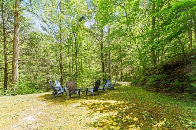 646 Right Fork Fixer Road, Zoe, KY 41397