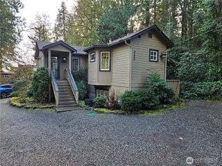 9380 Ferncliff Avenue NE, Bainbridge Island, WA 98110