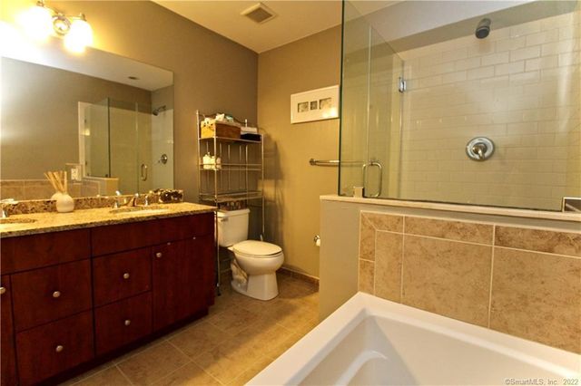 109 Forest Street 5, Stamford, CT 06901