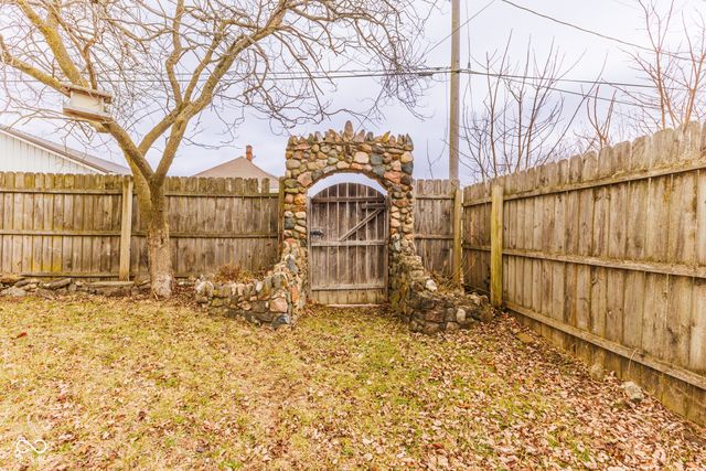 120 N Center Street, Eaton, IN 47338