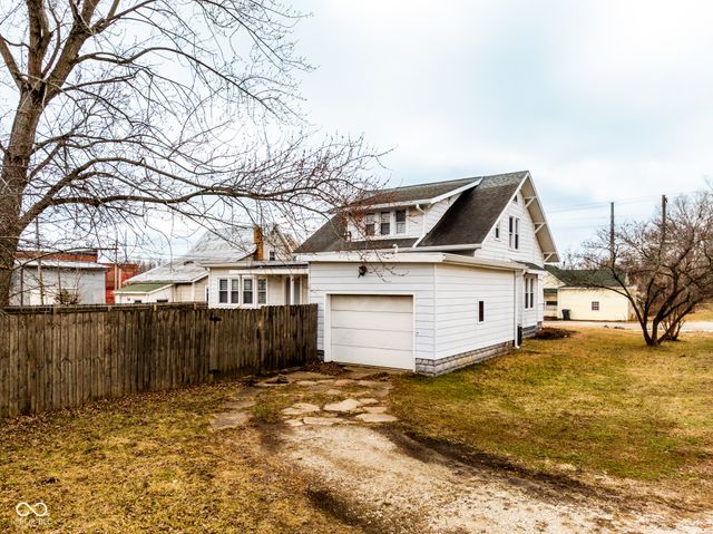 120 N Center Street, Eaton, IN 47338