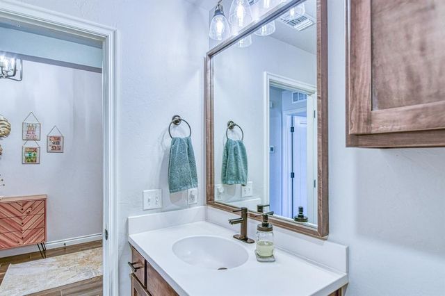 3025 Kettle Road, Norman, OK 73069