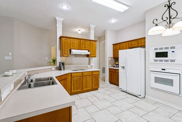 1609 Shadow Crest Drive, Corinth, TX 76210