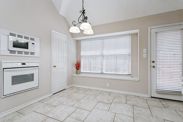 1609 Shadow Crest Drive, Corinth, TX 76210