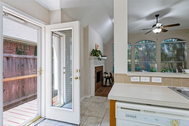 1609 Shadow Crest Drive, Corinth, TX 76210
