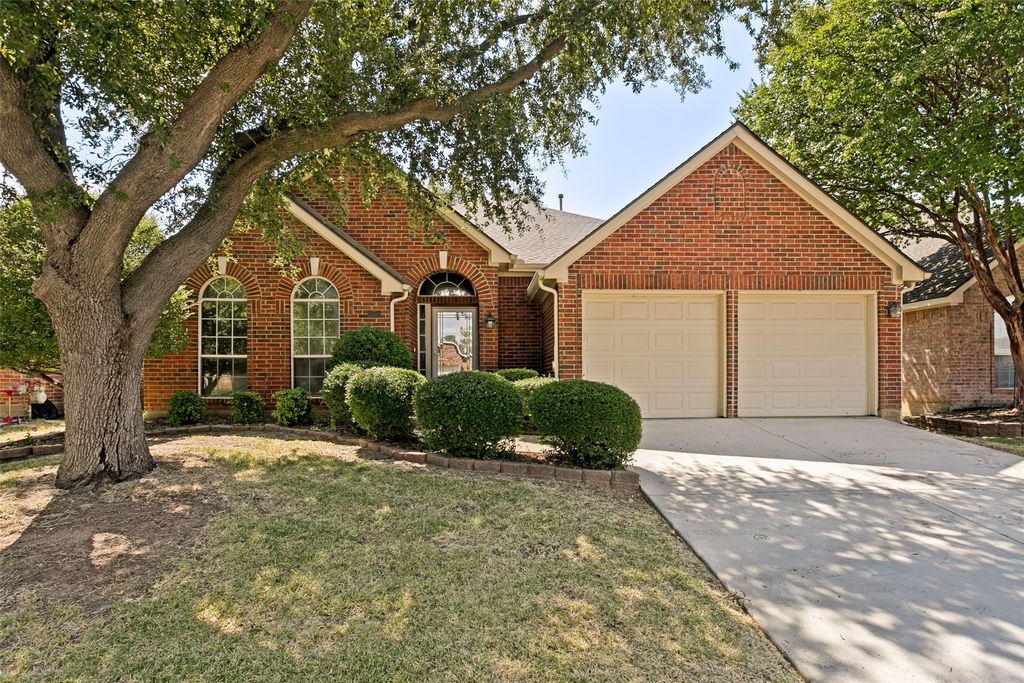 1609 Shadow Crest Drive, Corinth, TX 76210