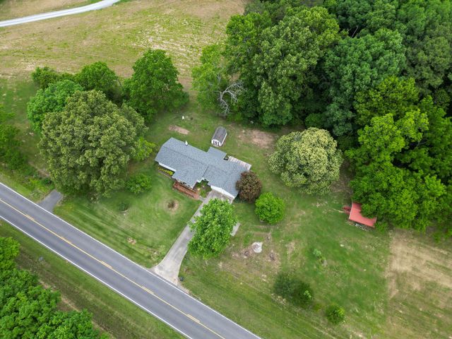 9272 Georgia 301, Trenton, GA 30752