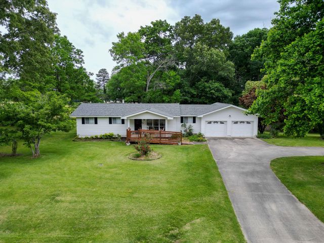 9272 Georgia 301, Trenton, GA 30752