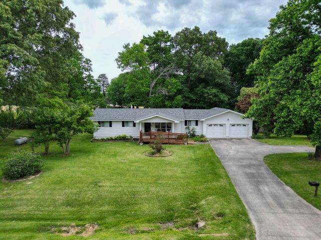 9272 Georgia 301, Trenton, GA 30752