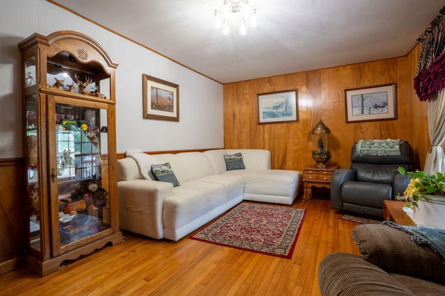 9272 Georgia 301, Trenton, GA 30752