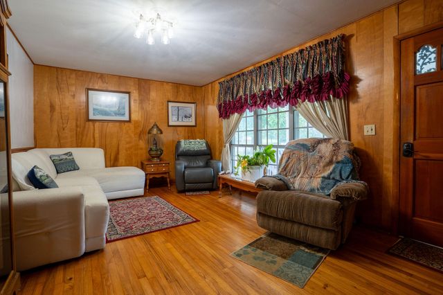 9272 Georgia 301, Trenton, GA 30752
