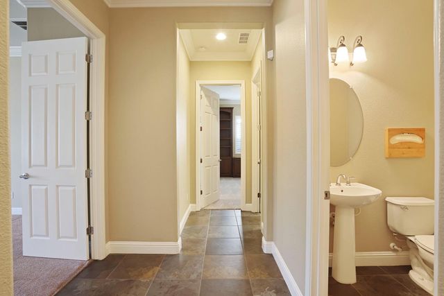 2439 Appleleaf Ln, Manteca, CA 95336