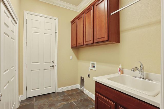 2439 Appleleaf Ln, Manteca, CA 95336