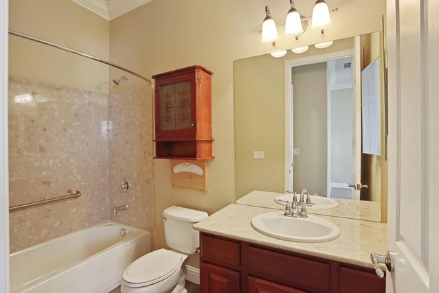 2439 Appleleaf Ln, Manteca, CA 95336