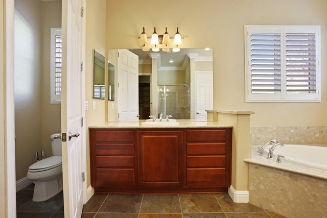 2439 Appleleaf Ln, Manteca, CA 95336