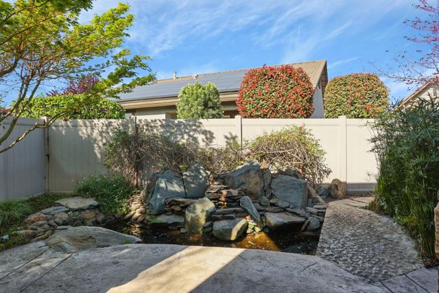 2439 Appleleaf Ln, Manteca, CA 95336