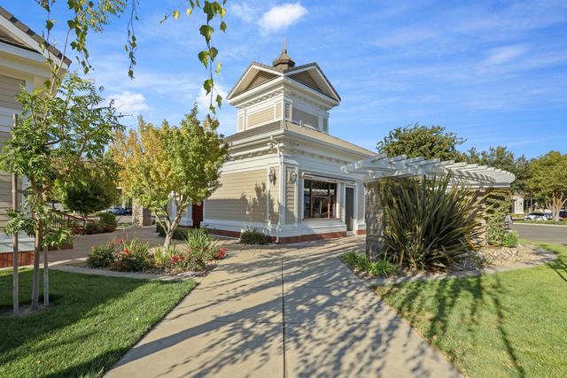 2439 Appleleaf Ln, Manteca, CA 95336