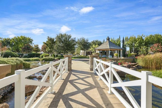 2439 Appleleaf Ln, Manteca, CA 95336