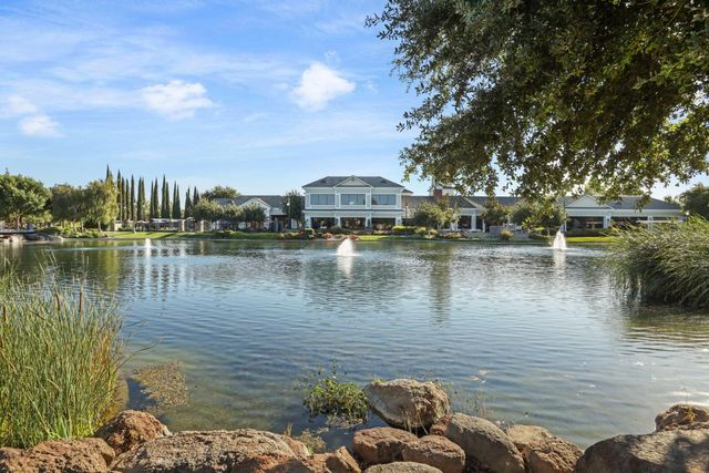 2439 Appleleaf Ln, Manteca, CA 95336