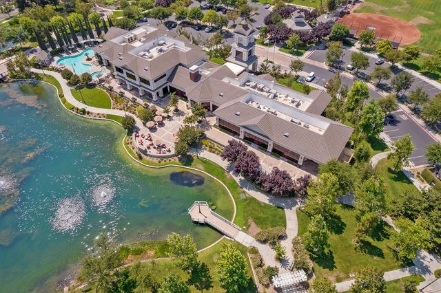 2439 Appleleaf Ln, Manteca, CA 95336