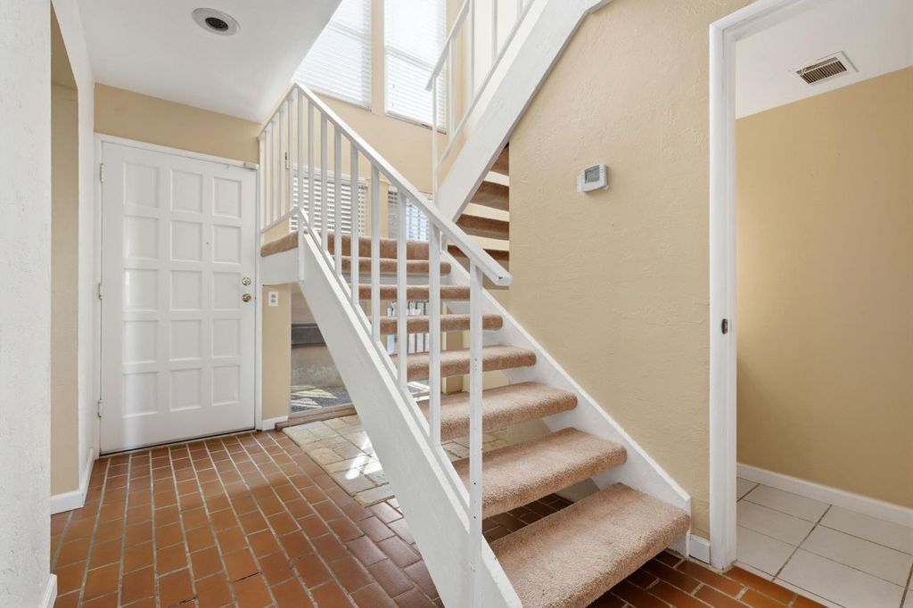 Image 14 of property listing at 1142 N Gem Street, Tulare, CA 93274