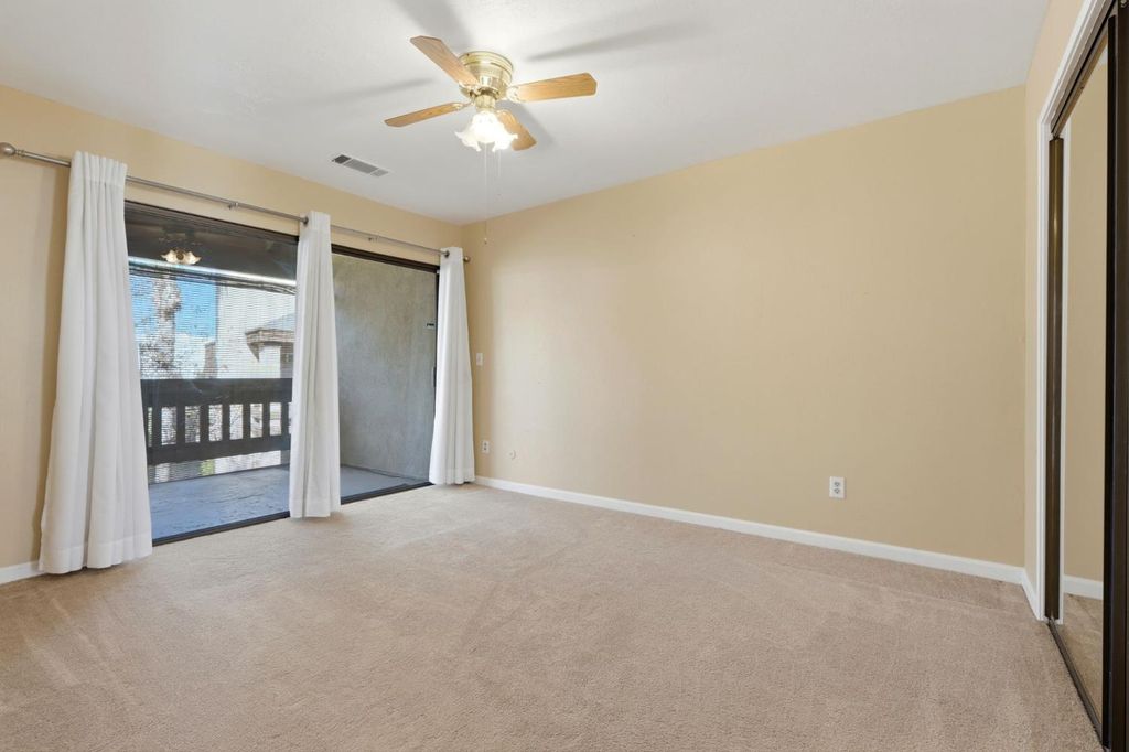 Image 17 of property listing at 1142 N Gem Street, Tulare, CA 93274