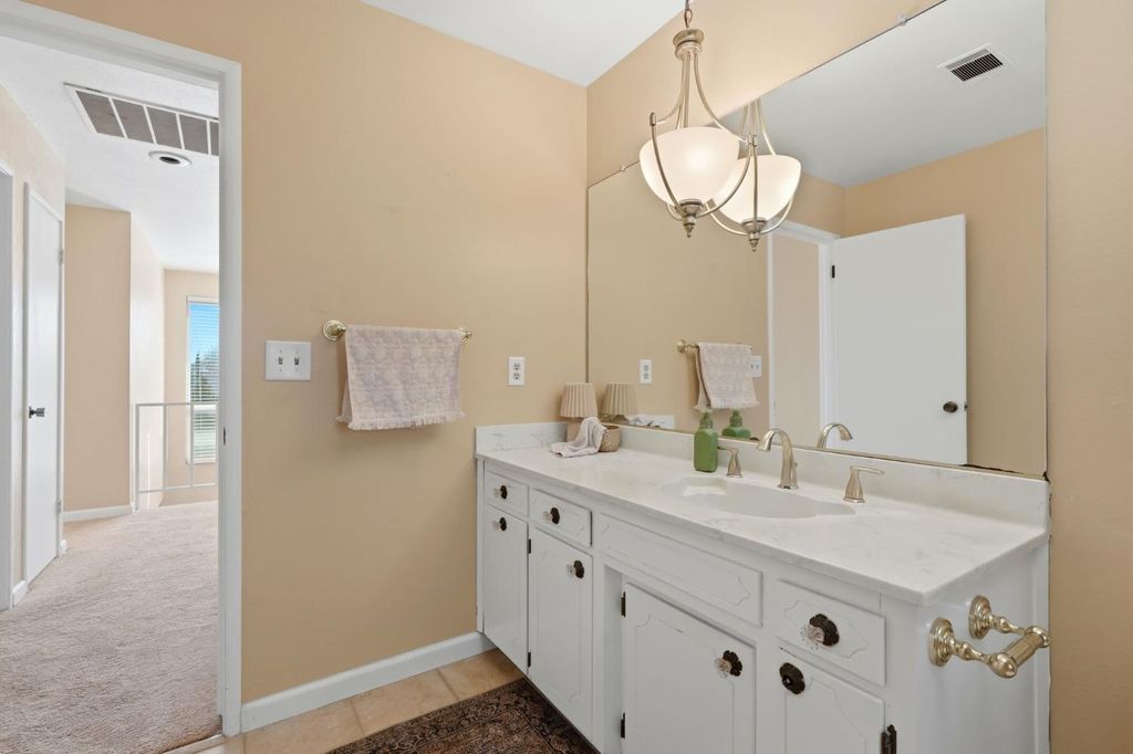 Image 21 of property listing at 1142 N Gem Street, Tulare, CA 93274