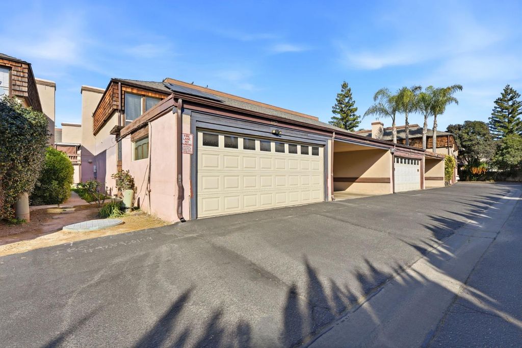 Image 26 of property listing at 1142 N Gem Street, Tulare, CA 93274