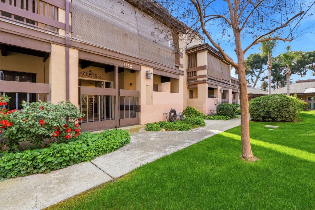 Image 3 of property listing at 1142 N Gem Street, Tulare, CA 93274