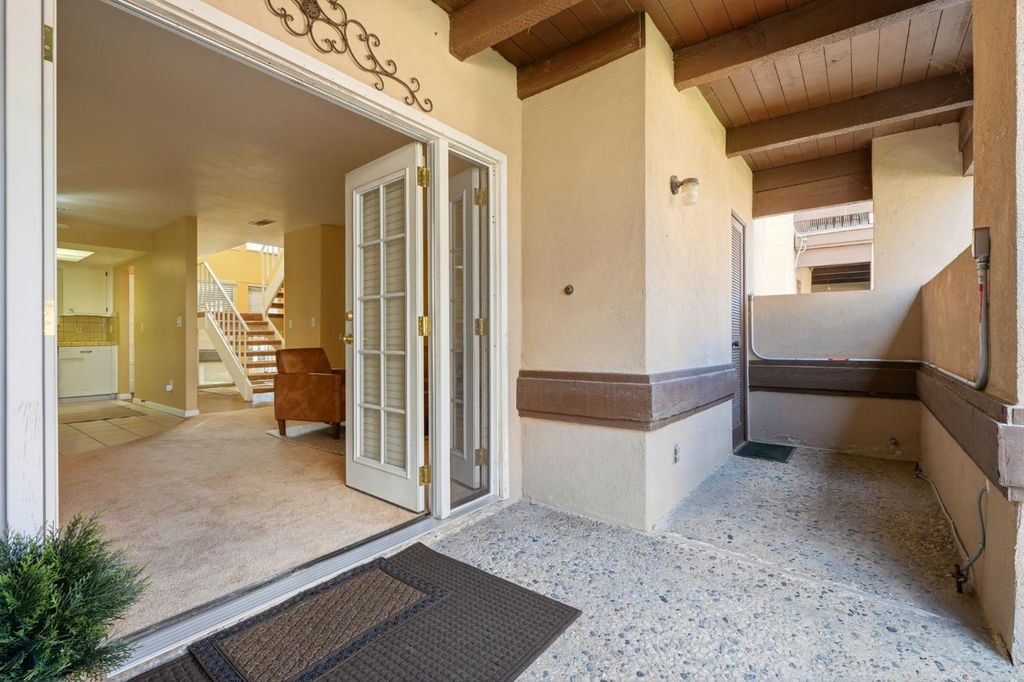 Image 5 of property listing at 1142 N Gem Street, Tulare, CA 93274