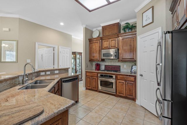 8 Winthrop Harbor, Montgomery, TX 77356