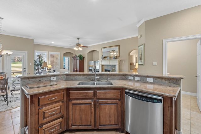 8 Winthrop Harbor, Montgomery, TX 77356