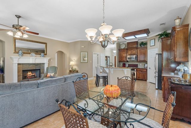 8 Winthrop Harbor, Montgomery, TX 77356