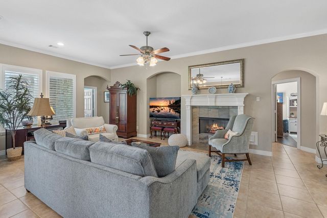 8 Winthrop Harbor, Montgomery, TX 77356