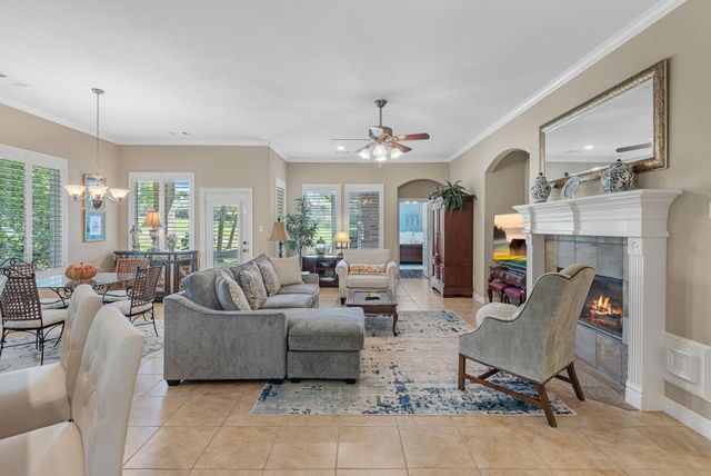 8 Winthrop Harbor, Montgomery, TX 77356