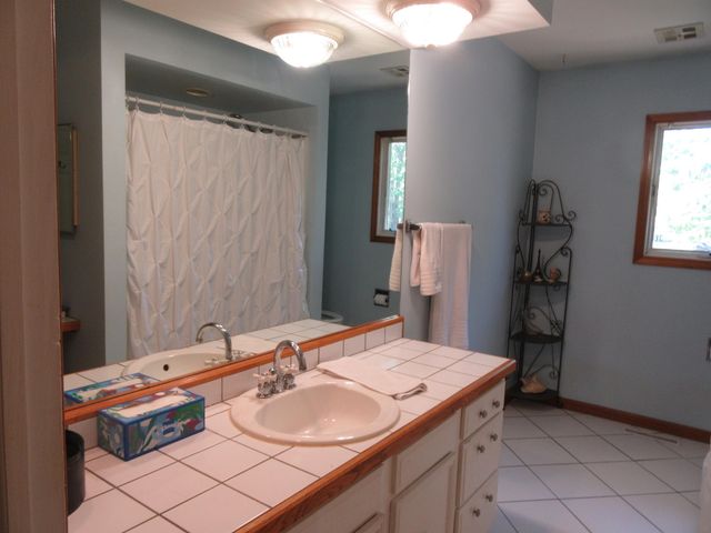 9552 Pine Street, Bridgman, MI 49106