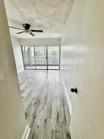3301 SPANISH MOSS Terrace 303, Lauderhill, FL 33319
