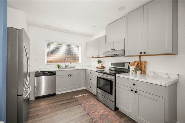 2203 E Glass Ave, Spokane, WA 99207