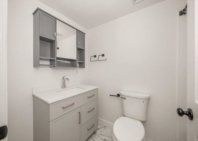 2203 E Glass Ave, Spokane, WA 99207