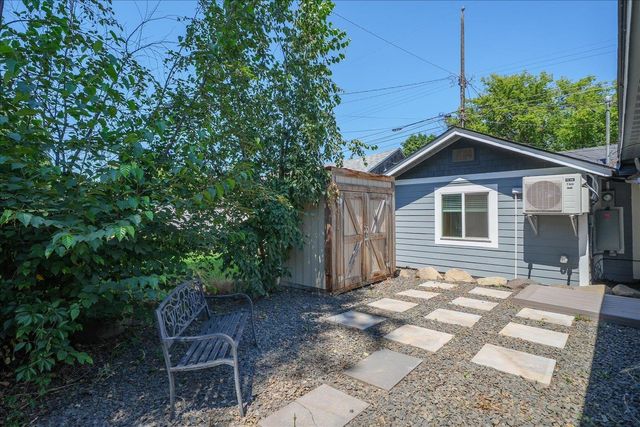 2203 E Glass Ave, Spokane, WA 99207