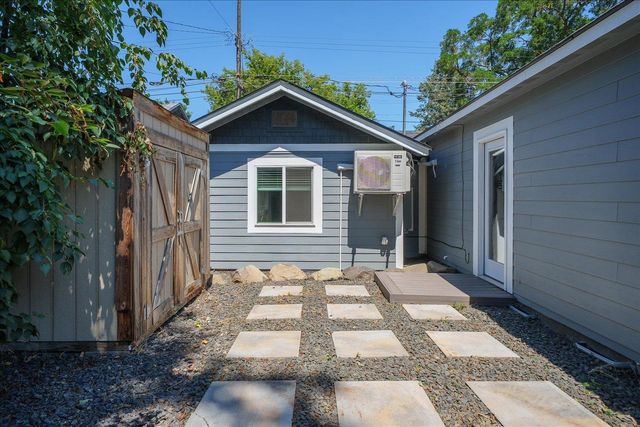 2203 E Glass Ave, Spokane, WA 99207