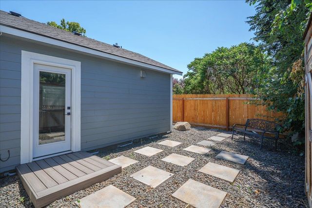 2203 E Glass Ave, Spokane, WA 99207
