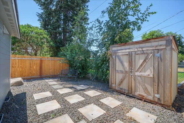 2203 E Glass Ave, Spokane, WA 99207